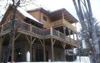 Rustic Log Cabin Nestled Privately in the Woods Hotels in Otto