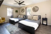 Fall Bentonville Getaway • Hot Tub • Mtb Trails • Dog Friendly Hotels near Frank Lloyd Wright’s Bachman-Wilson House