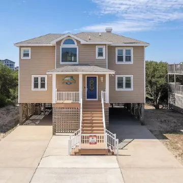 Spacious, Bright, & Airy Home - 100 steps to beach
