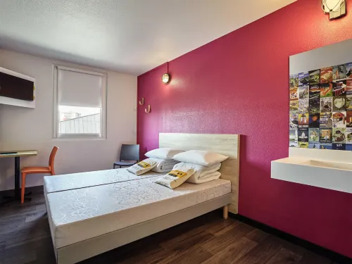 هوتل إف 1 إيني ماسي يجي