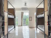 RAW Hostel - Ha Giang Loop Tour & Motorbikes Rental Hotels in 