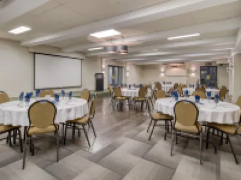 Dannys Hotel Suites, SureStay Collection by Best Western Hotels in Gloucester County
