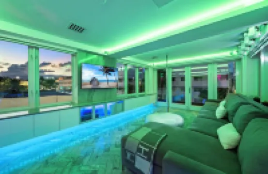 Modern Mansion of Miami- Sleeps 12- Versace Mansion Neighbor {Floor 2 & 3}
