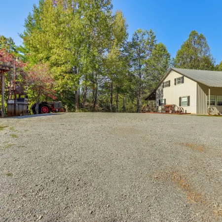 8 Mi to Tellico Plains Family Home Near Trails!