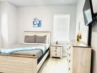 Brand New Tampa Oasis with Private Jacuzzi Retreat Hotels in Cheval