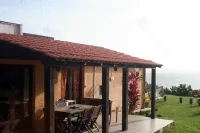 between the sea and the Caribbean sun garden Hotels in La Trinite