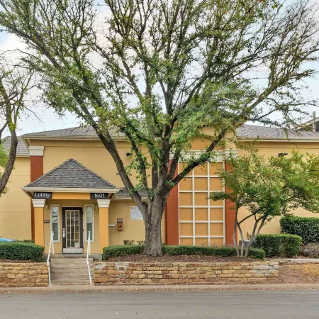 Extended Stay America Suites - Fort Worth - Medical Center Отели рядом с достопримечательностью «Музей Эмона Картера»