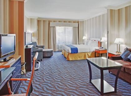 홀리데이 인 익스프레스 호텔 & 스위트 산타크루스