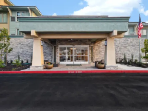 普拉森特山康科德Homewood Suites by Hilton 普萊森特希爾酒店