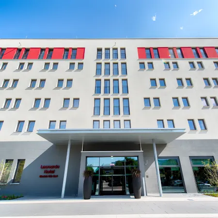 Leonardo Hotel Munich City East Отели рядом с достопримечательностью «Станция метро Quiddestr.»