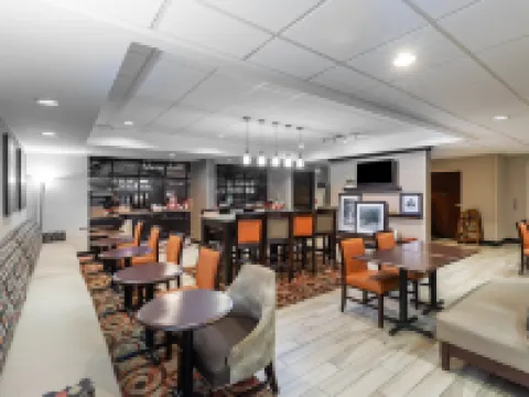 แฮมป์ตันอินน์ เอเคน โรงแรมในเอเคน