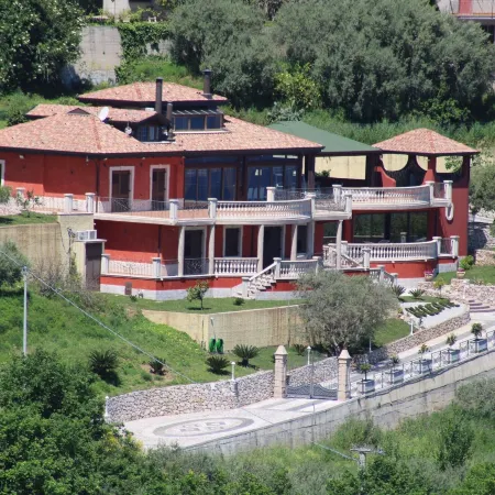 Divine Holiday Home in Giosa Marea with Sauna & Hot Tub