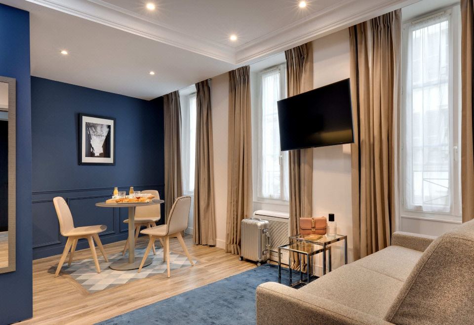 세로텔 스위트 오페라의 넓은 주방이 있는 객실