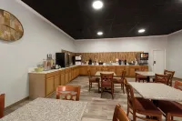 派克峯曼尼託温泉凱藝套房酒店 - 早餐