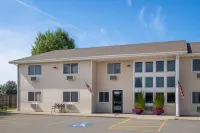 Super 8 by Wyndham Lewistown