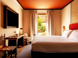 팔라시오 데 고도이 카세레스, 큐리오 컬렉션 바이 힐튼