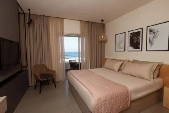 Ocean Blue Hotel & Resort -Jbeil