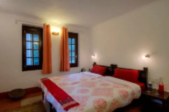 Van Serai