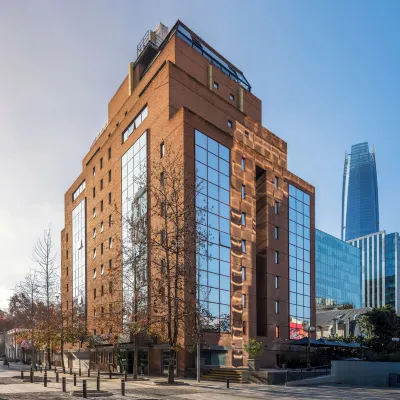 Four Points by Sheraton Santiago Hotels near Parque Quinta Normal