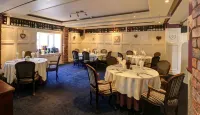 Manor Court Hotel - parking