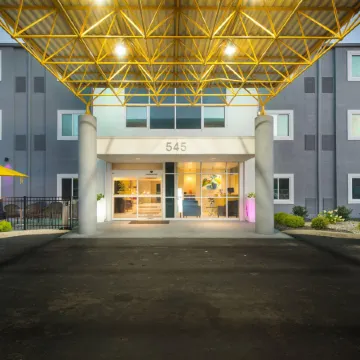 Studio Z, Ascend Hotel Collection