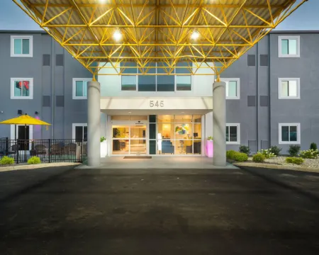 สตูดิโอ แซด, แอน แอสเซนด์ คอลเลกชั่น โฮเทล โรงแรมในSaint Robert