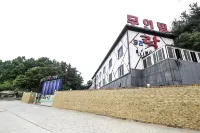 Haman Rock Self-Check-in Motel Hotels in Haman-gun