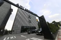 AMI Boutique Hotel - С баром