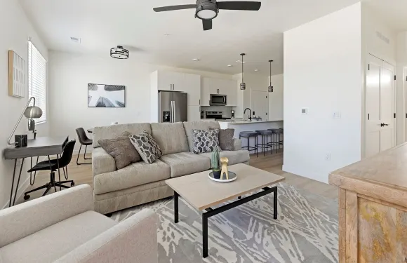 着陸公司提供的卡薩格蘭德家具公寓