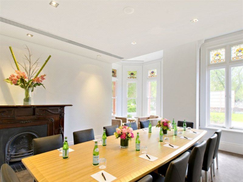 Seasons Heritage Melbourne Hotel Over view