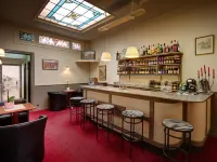 Hotel Jacobs Hotels near Engels Klooster