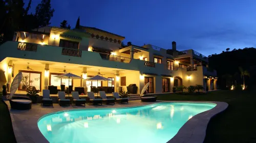 FREE €650 Daily Lux Pack - 7 Bed Villa, pools, spa - 3 星級