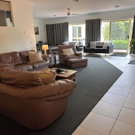 Austral Place 88 Via Merri River