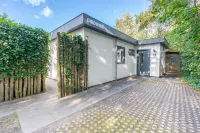 Tastefully Furnished Bungalow for 6 People With Lots of Privacy