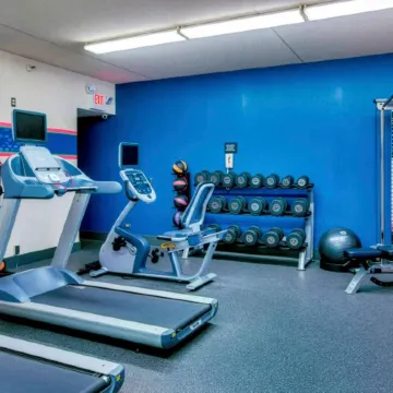 Pittsburgh Airport Inn and Suites