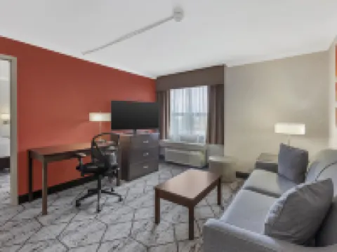 Best Western Plus Rose City Suites Hotels in Welland
