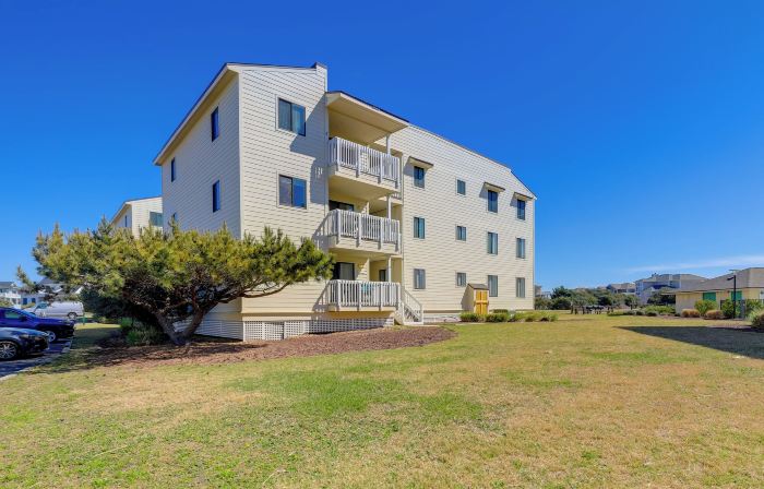 Emerald Isle Vacation Rental w/ Resort Pool!