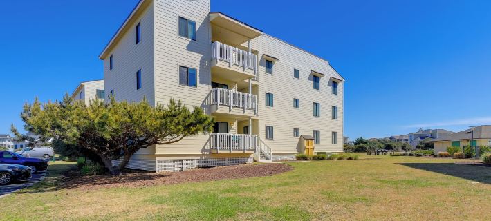 Emerald Isle Vacation Rental w/ Resort Pool! Hotels in Emerald Isle