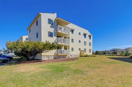 Emerald Isle Vacation Rental w/ Resort Pool! - Balkoner