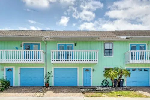 New Smyrna Beach Vacation Rental < 1/2 Mi to Beach - Holiday Apartments