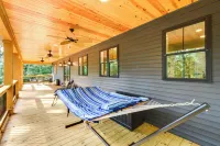 Luxurious Clarkesville Cabin w/ Decks & Fire Pit - parking