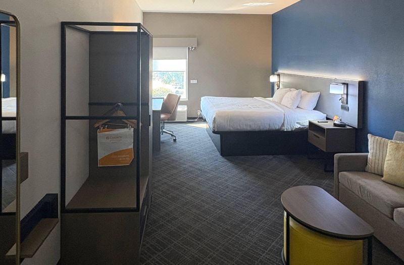 Comfort Suites