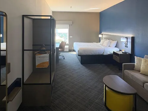 Comfort Suites - Gym
