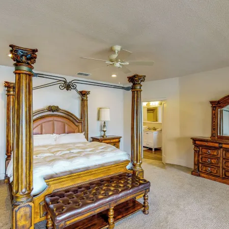 Hot Tub & Views: Luxe Lake Bridgeport Retreat