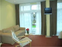 Scandinavian-Style Apartment - Uima-altaat