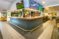 The Grand Hotel & Bar - Akaroa