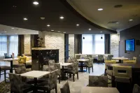 Holiday Inn Express & Suites MADISON CENTRAL by IHG - breakfast