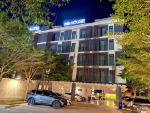 BB House Paedriw Hotels near Wat Sothon Wararam Worawihan