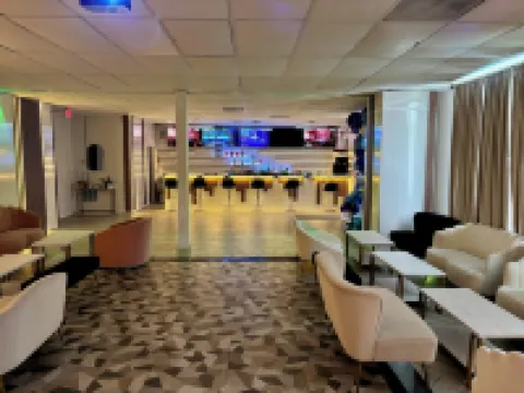 R ナイト スター イン & スイート