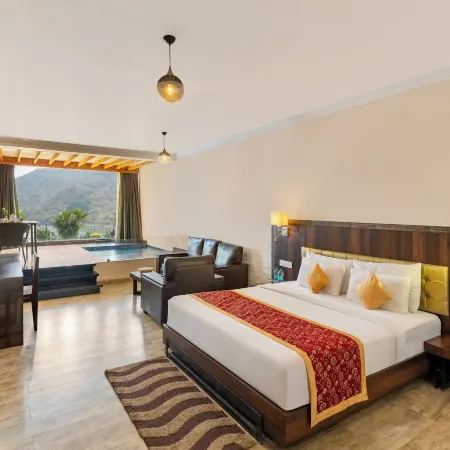 Via Lakhela Lakeview Resort & Spa